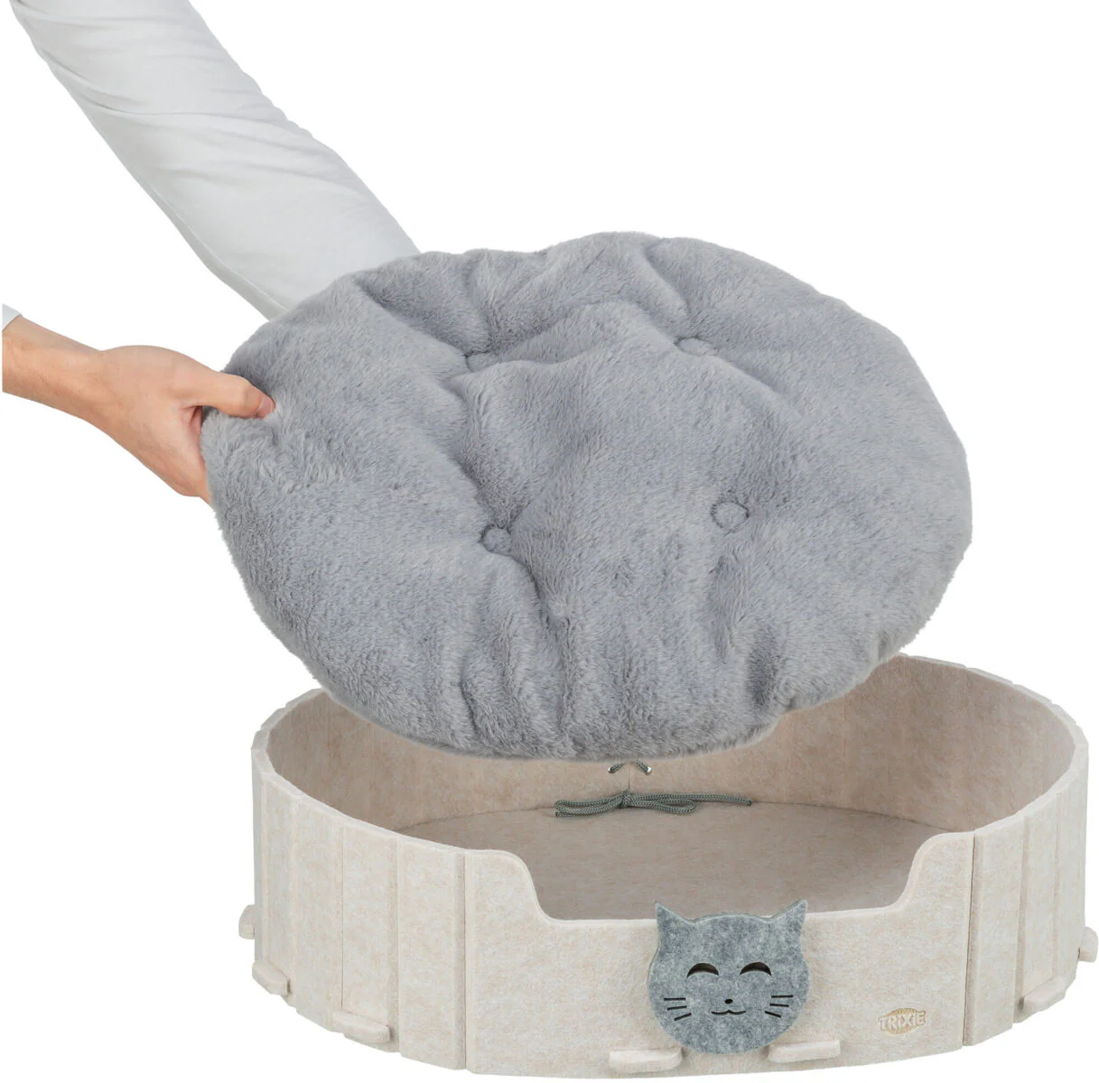 Bett Emelie - Image 5